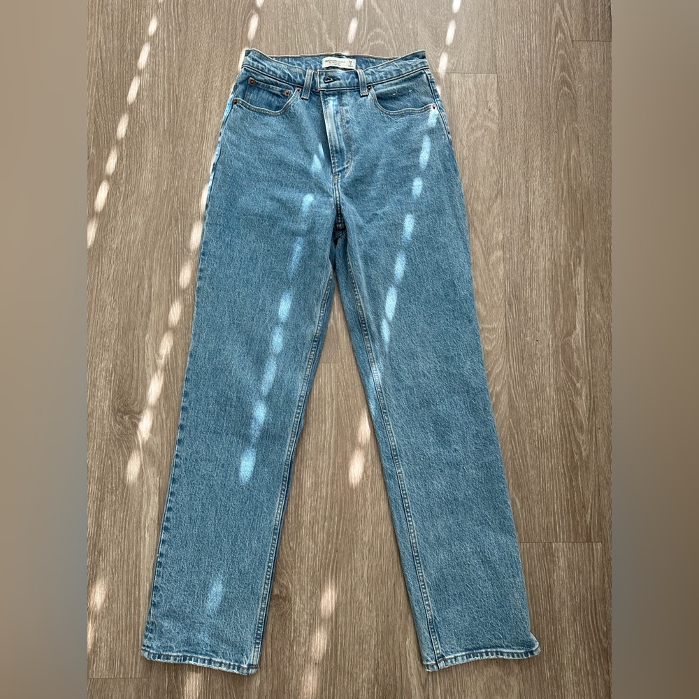 Abercrombie & Fitch The '90s Straight Ultra High Rise